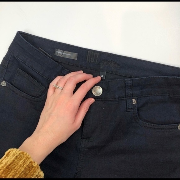 Kut From The Kloth Farrah Baby Bootcut Jeans - Picture 4 of 7